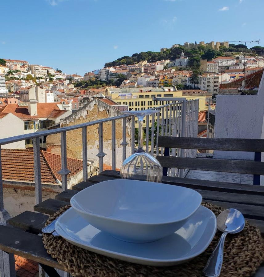 Amazing Downtown Apt With Small Balcony With View Over The Castle リスボン エクステリア 写真