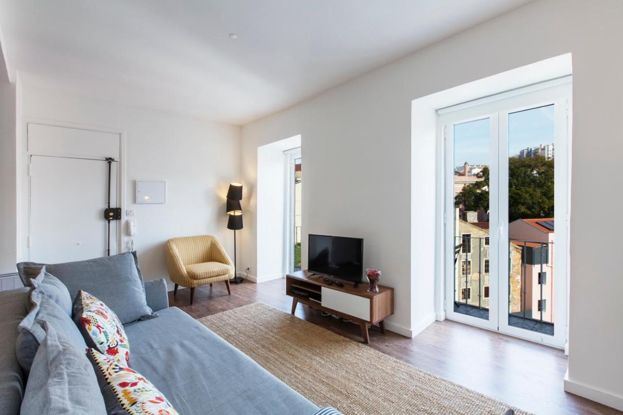 Amazing Downtown Apt With Small Balcony With View Over The Castle リスボン エクステリア 写真