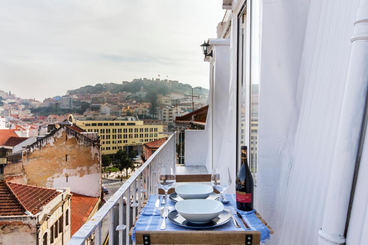 Amazing Downtown Apt With Small Balcony With View Over The Castle リスボン エクステリア 写真