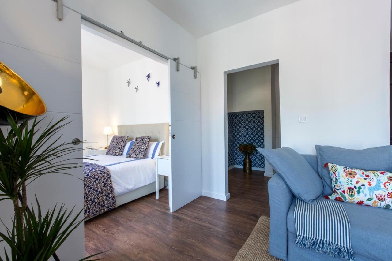 Amazing Downtown Apt With Small Balcony With View Over The Castle リスボン エクステリア 写真
