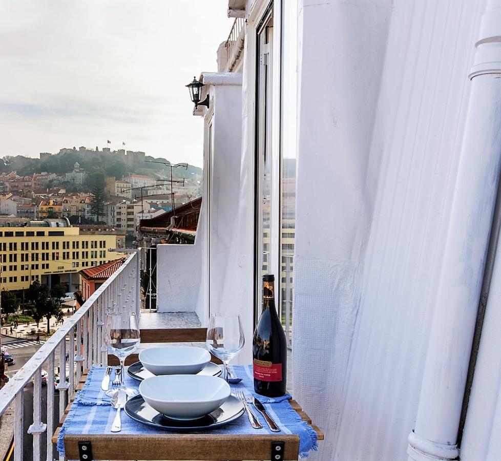 Amazing Downtown Apt With Small Balcony With View Over The Castle リスボン エクステリア 写真